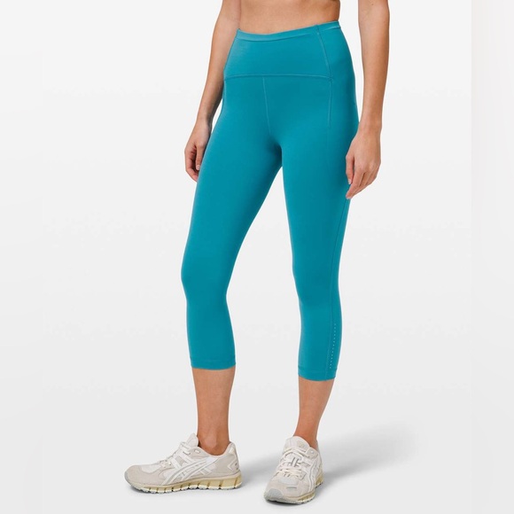lululemon athletica Pants - Lululemon Swift Speed High-Rise Crop 21" in Hawaiian Blue - Size 6